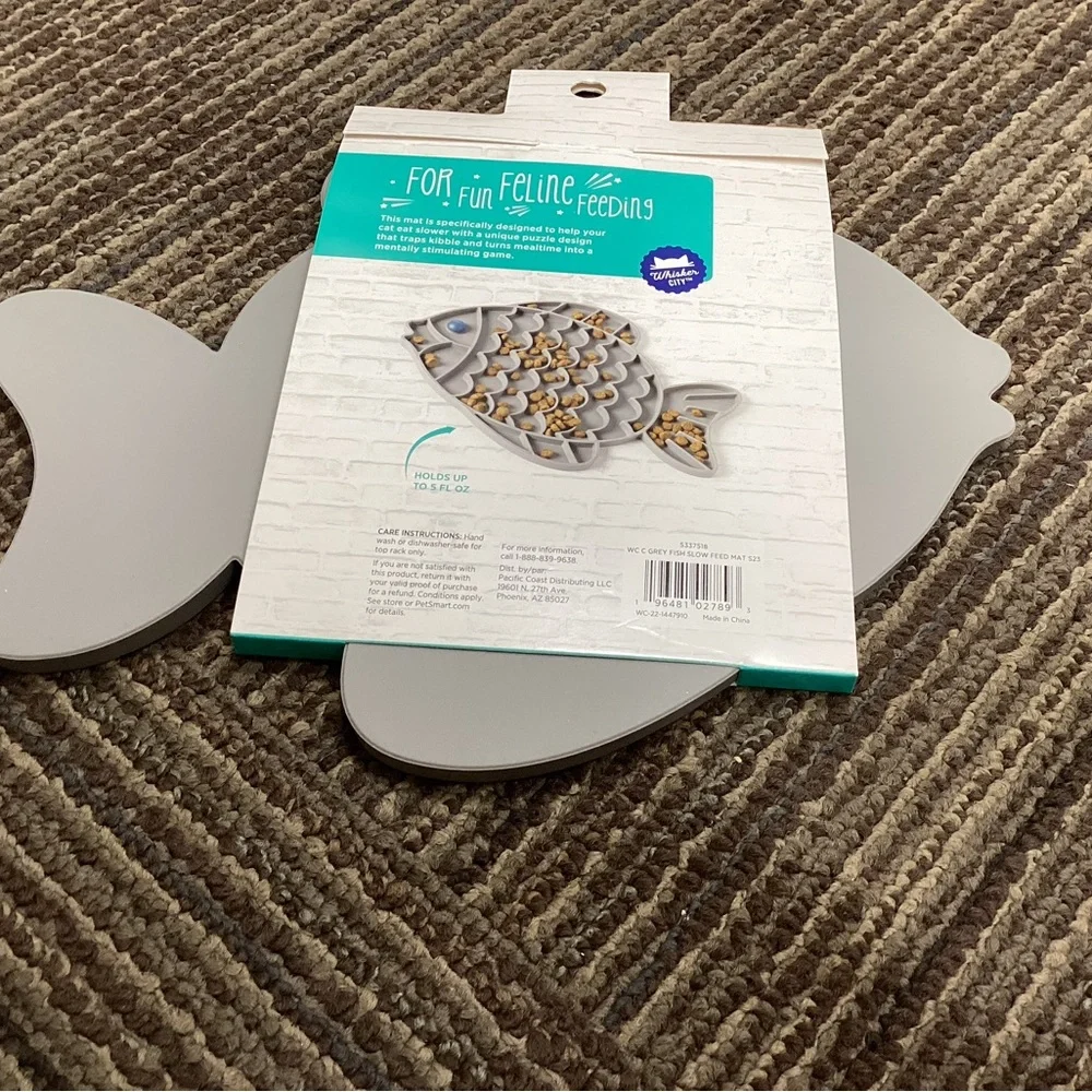 NEW Dog/cat slow feeder mat Set of 2